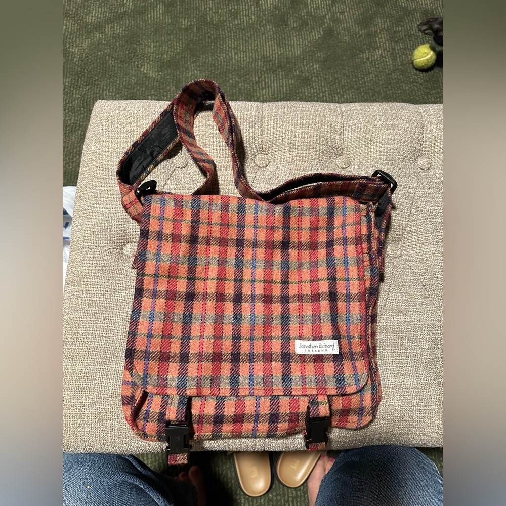 Jonathan Richard Ireland Wicklow WOOL Laine Messenger Bag purse